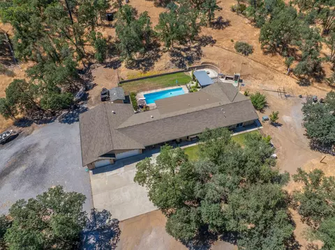 View/Area - 10852 Oak Run Rd, Oak Run, CA 96069 photo 2 of 20
