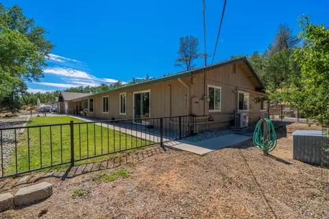 Exterior - 10852 Oak Run Rd, Oak Run, CA 96069 photo 31 of 33