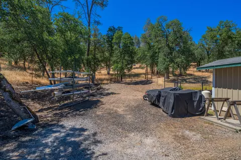 Exterior - 10852 Oak Run Rd, Oak Run, CA 96069 photo 25 of 33