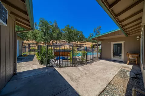 Exterior - 10852 Oak Run Rd, Oak Run, CA 96069 photo 24 of 33