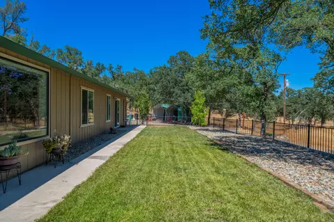 Exterior - 10852 Oak Run Rd, Oak Run, CA 96069 photo 2 of 33