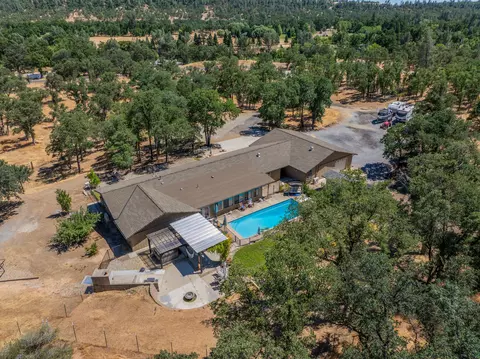 View/Area - 10852 Oak Run Rd, Oak Run, CA 96069 photo 5 of 20