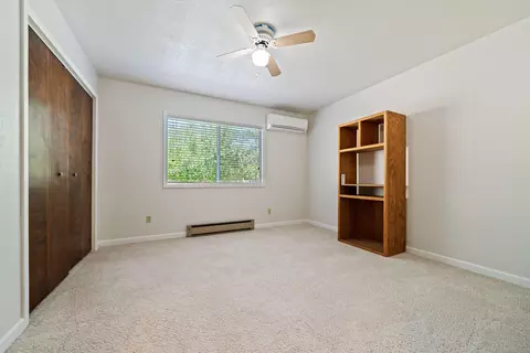 Bedroom - 10852 Oak Run Rd, Oak Run, CA 96069 photo 3 of 4