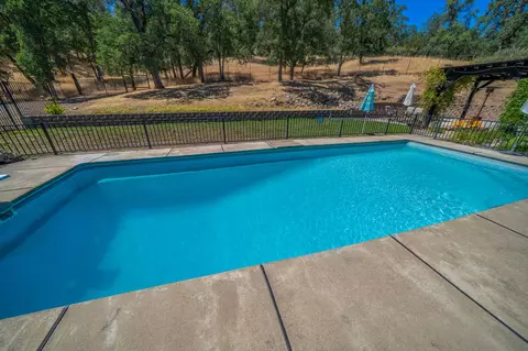Exterior - 10852 Oak Run Rd, Oak Run, CA 96069 photo 12 of 33
