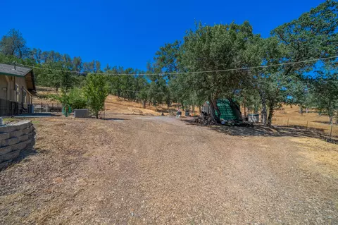 Exterior - 10852 Oak Run Rd, Oak Run, CA 96069 photo 30 of 33