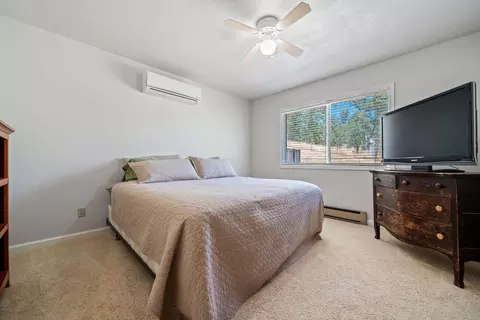 Bedroom - 10852 Oak Run Rd, Oak Run, CA 96069 photo 2 of 4