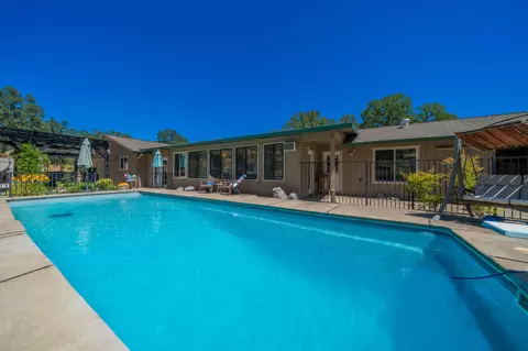 Exterior - 10852 Oak Run Rd, Oak Run, CA 96069 photo 8 of 33