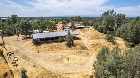 10196 Old Oregon Trl, Redding, CA 96003 photo 3