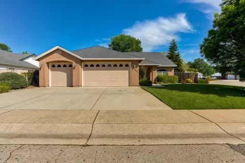 Exterior - 5842 Fairmont Dr, Redding, CA 96003 photo 10 of 10