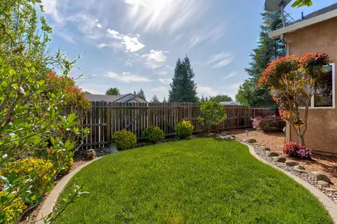 Exterior - 5842 Fairmont Dr, Redding, CA 96003 photo 7 of 10