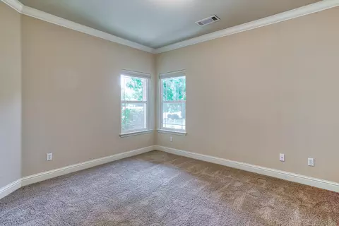Bedroom - 5842 Fairmont Dr, Redding, CA 96003 photo 3 of 4