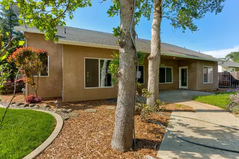 Exterior - 5842 Fairmont Dr, Redding, CA 96003 photo 6 of 10