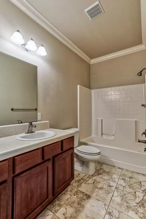 Bath - 5842 Fairmont Dr, Redding, CA 96003 photo 3 of 3