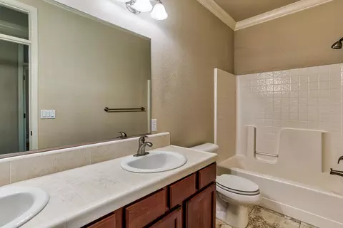 Bath - 5842 Fairmont Dr, Redding, CA 96003 photo 2 of 3