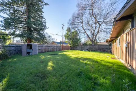 785 Lincoln St, Redding, CA 96001 photo 26