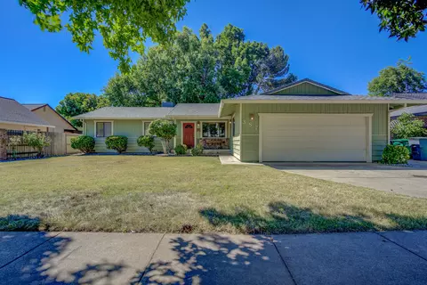 387 Rivella Vista Dr, Redding, CA 96001