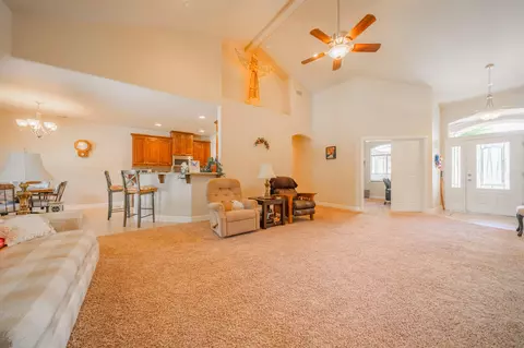 3272 Miramar Way, Redding, CA 96001 photo 7