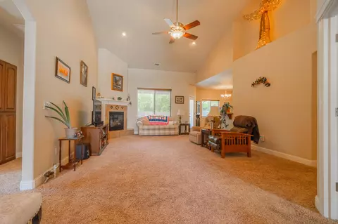 3272 Miramar Way, Redding, CA 96001 photo 8