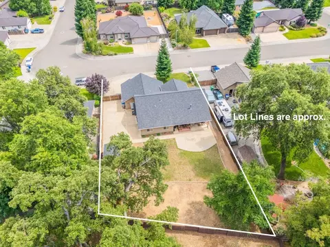 3272 Miramar Way, Redding, CA 96001 photo 5