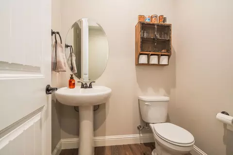 Bath - 2841 San Pablo St, Redding, CA 96003 photo 5 of 5