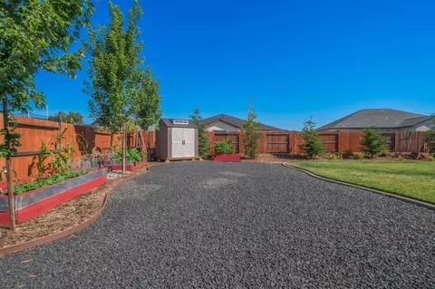 Exterior - 2841 San Pablo St, Redding, CA 96003 photo 11 of 16
