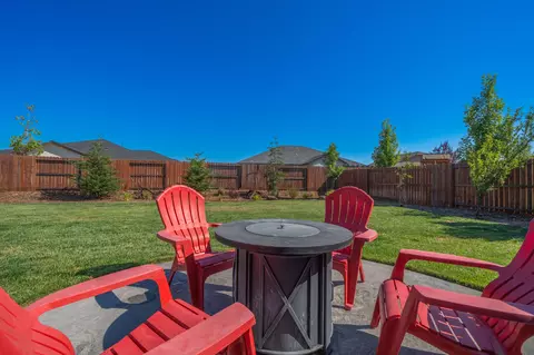 Exterior - 2841 San Pablo St, Redding, CA 96003 photo 7 of 16