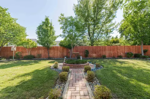 Exterior - 562 Centavo Way, Redding, CA 96003 photo 2 of 6