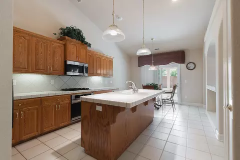 Kitchen - 562 Centavo Way, Redding, CA 96003 photo 1 of 4