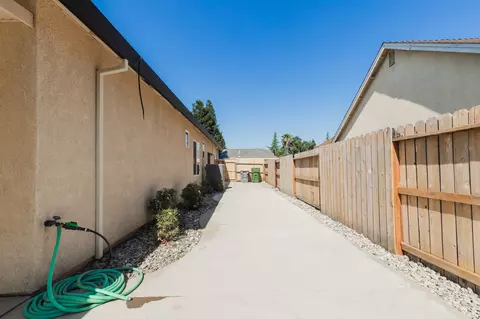 Exterior - 562 Centavo Way, Redding, CA 96003 photo 6 of 6