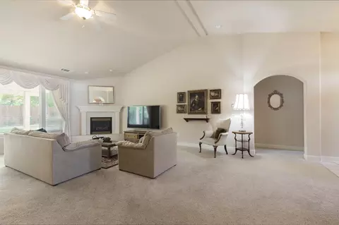 Living - 562 Centavo Way, Redding, CA 96003 photo 1 of 3