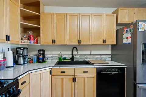 Kitchen - 2270 Corona St, Redding, CA 96002 photo 2 of 3