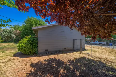 Exterior - 2270 Corona St, Redding, CA 96002 photo 7 of 7