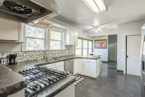 942 Lincoln St, Red Bluff, CA 96080 photo 4