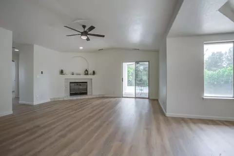 3035 Howard Dr, Redding, CA 96001 photo 10