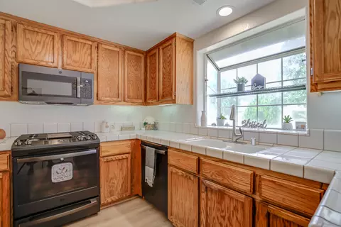 3035 Howard Dr, Redding, CA 96001 photo 6