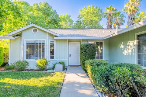 2876 Antigua Dr, Redding, CA 96003 photo 2