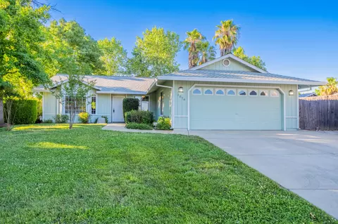 2876 Antigua Dr, Redding, CA 96003