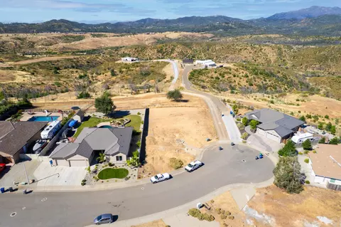 4831 Ferrington Ct, Redding, CA 96003 photo 3