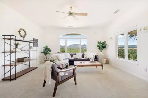 Living - 21734 Joy Ln, Redding, CA 96003 photo 2 of 7