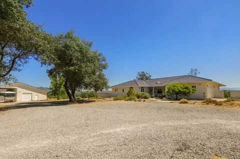 Exterior - 21734 Joy Ln, Redding, CA 96003 photo 23 of 37