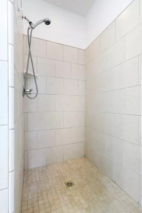 Bath - 21734 Joy Ln, Redding, CA 96003 photo 3 of 8