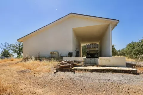 Exterior - 21734 Joy Ln, Redding, CA 96003 photo 14 of 37