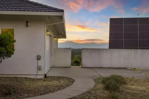 Exterior - 21734 Joy Ln, Redding, CA 96003 photo 15 of 37