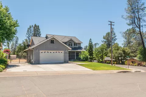 2105 Sageway Dr, Redding, CA 96003