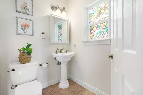 Bath - 28357 Whippoorwill Cir, Shingletown, CA 96088 photo 5 of 14