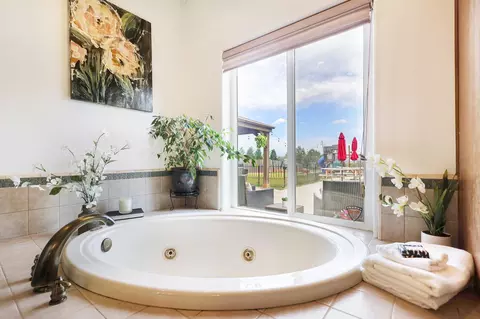 Bath - 28357 Whippoorwill Cir, Shingletown, CA 96088 photo 3 of 14