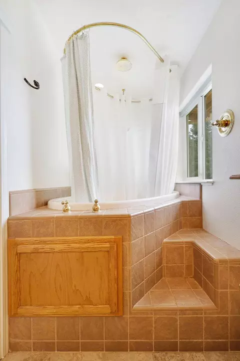 Bath - 28357 Whippoorwill Cir, Shingletown, CA 96088 photo 8 of 14