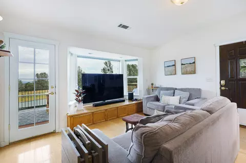 Living - 28357 Whippoorwill Cir, Shingletown, CA 96088 photo 7 of 8