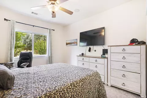 Bedroom - 28357 Whippoorwill Cir, Shingletown, CA 96088 photo 3 of 19