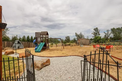 Exterior - 28357 Whippoorwill Cir, Shingletown, CA 96088 photo 18 of 40